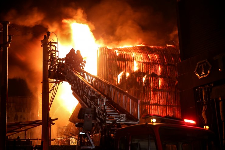 GÜNCELLEME - Bursa'da Kayapa Sanayi Bölgesi'nde yangın