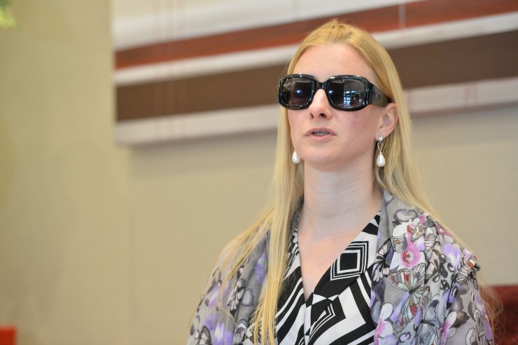 Görme engelli Alman şarkıcı, Türkçe şarkı söylemek istiyor