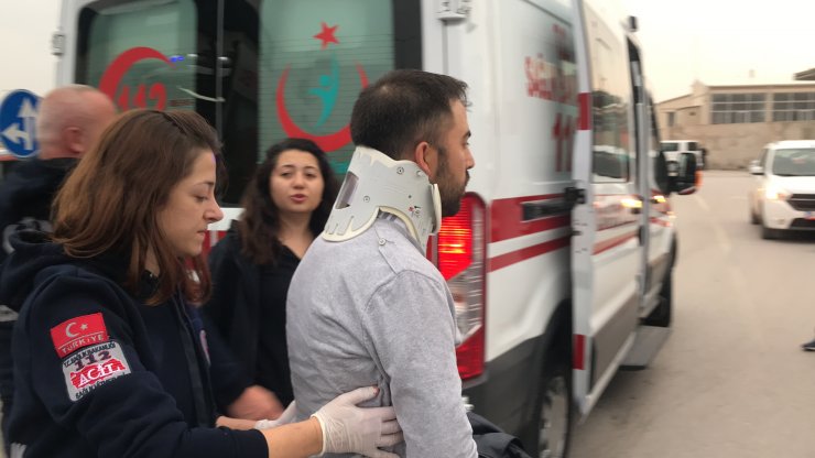 GÜNCELLEME - Kocaeli'de işçi servisi ile otomobil çarpıştı: 16 yaralı