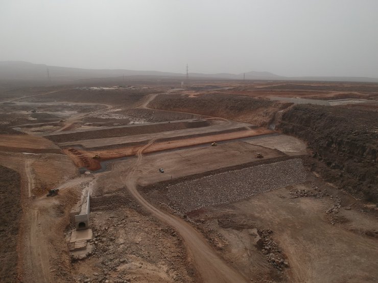 Cibuti'deki "dostluk barajı"nda yarıya gelindi