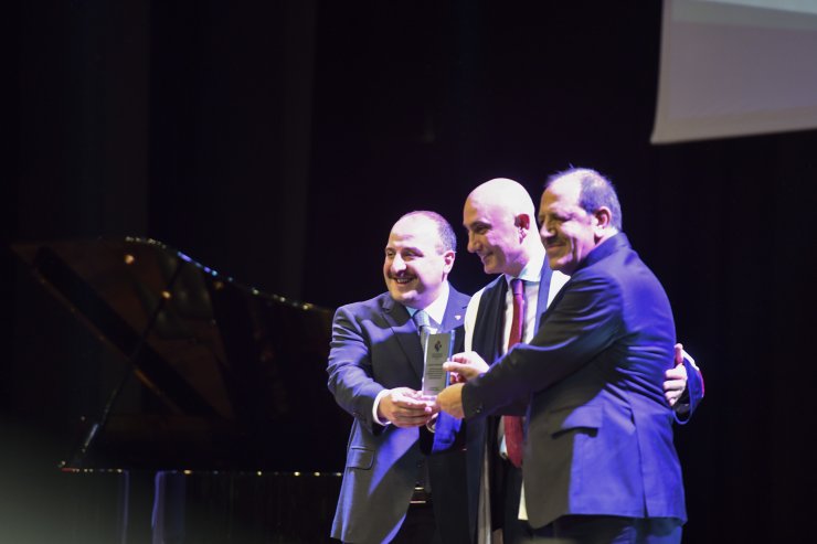 "Üretmediğimiz her teknoloji geleceğimizi ipotek altına alıyor"