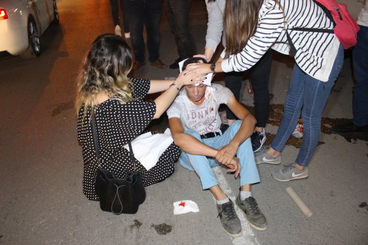 Adana'da trafikte "yol verme" kavgası: 2 yaralı