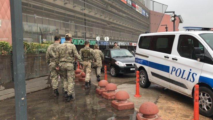 Gaziantep'te havaya ateş açan asker ikna edilerek gözaltına alındı
