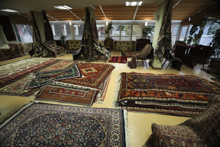Asırlık halılar başkentte hayat buluyor