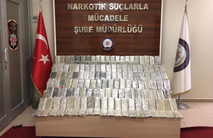 Düzce ve Van'da 114 kilogram eroin ele geçirildi