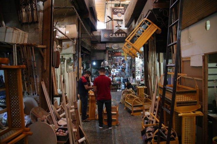 Şanlıurfa'da ahşap beşikler hala tercih ediliyor