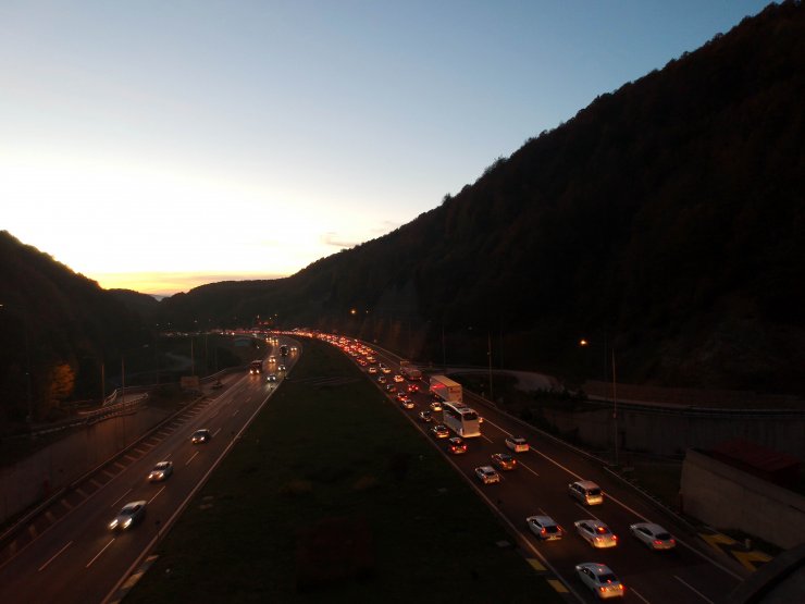 GÜNCELLEME - Anadolu Otoyolu'nda tatilden dönüş yoğunluğu