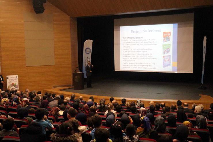 "Annem Varsa Ben de Varım" diyerek kitap okudular