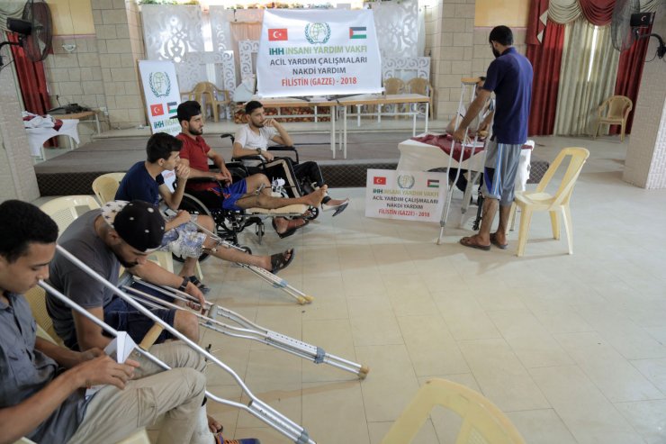 "Büyük Dönüş Yürüyüşü"nde yaralananlara yardım