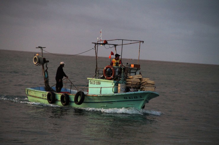 Balıkçılar hamsi avına hazırlanıyor