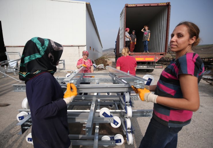 Kadınların ürettiği kafes sistemleri 5 ülkeye ihraç ediliyor