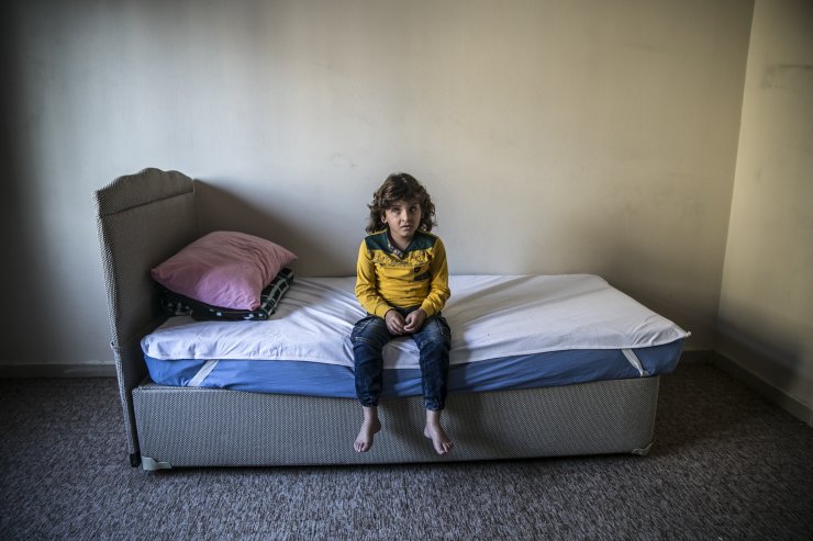 Savaş mağduru çocuğa yardım eli