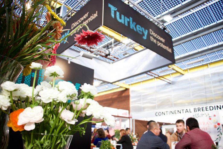 Hollanda'da Çiçekçilik Ticareti Fuarı'nda Türk standına yoğun ilgi