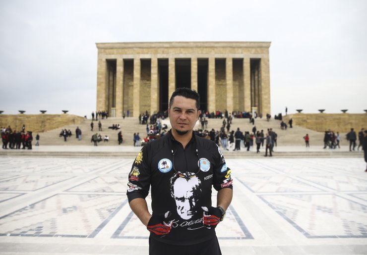Anıtkabir'e gelmek için 500 kilometre pedal çevirdiler