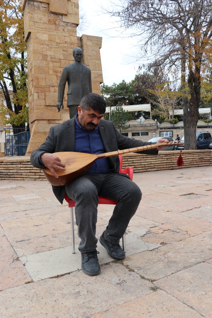 Atatürk'ü saz ve şiirle andılar