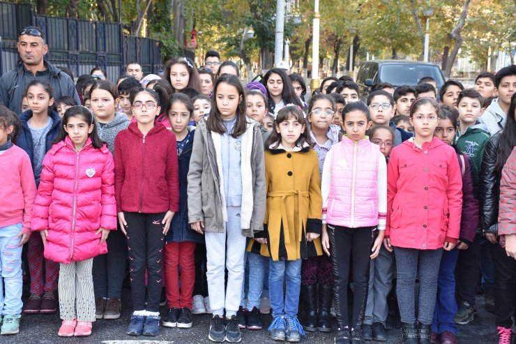 Büyük Önder Atatürk'ü anıyoruz