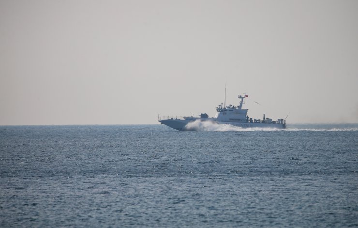 GÜNCELLEME 2 - Dikili'de düzensiz göçmenleri taşıyan tekne battı