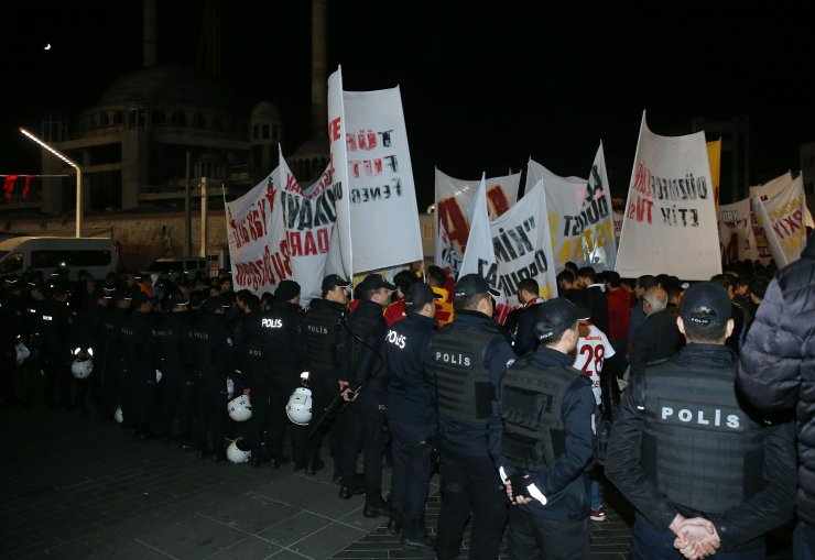 Galatasaraylı taraftarlardan TFF protestosu