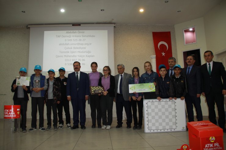 Çubuk'ta en çok atık pil toplayan okullar ödüllendirildi