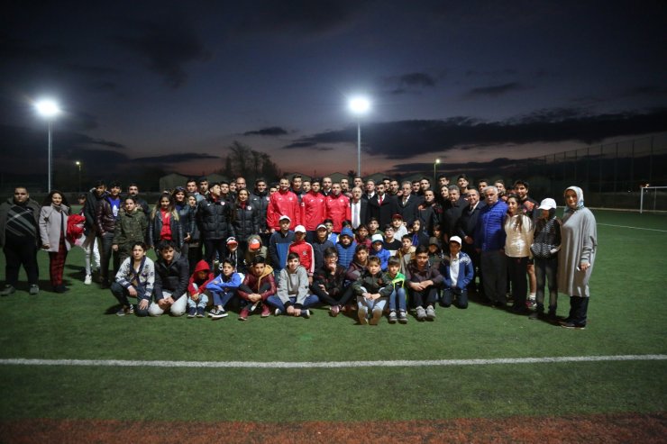 "Çocuklar Ekranla Değil, Akranla Büyüsün" projesi