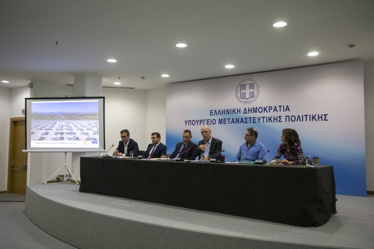 Yunanistan adalardaki 6 bin mülteciyi ana karaya taşıyacak