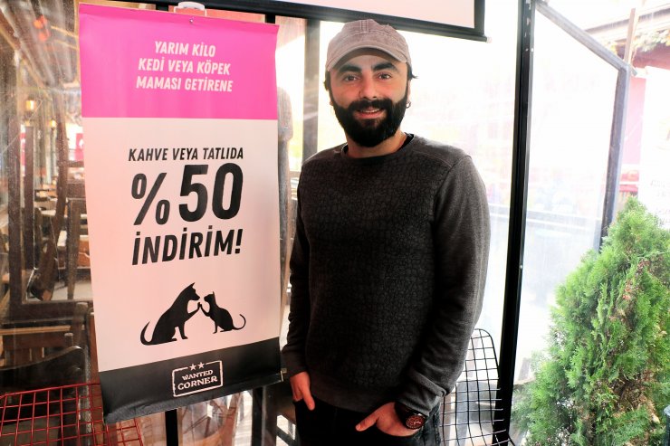 Bu kafenin gelirine sokak hayvanları da ortak
