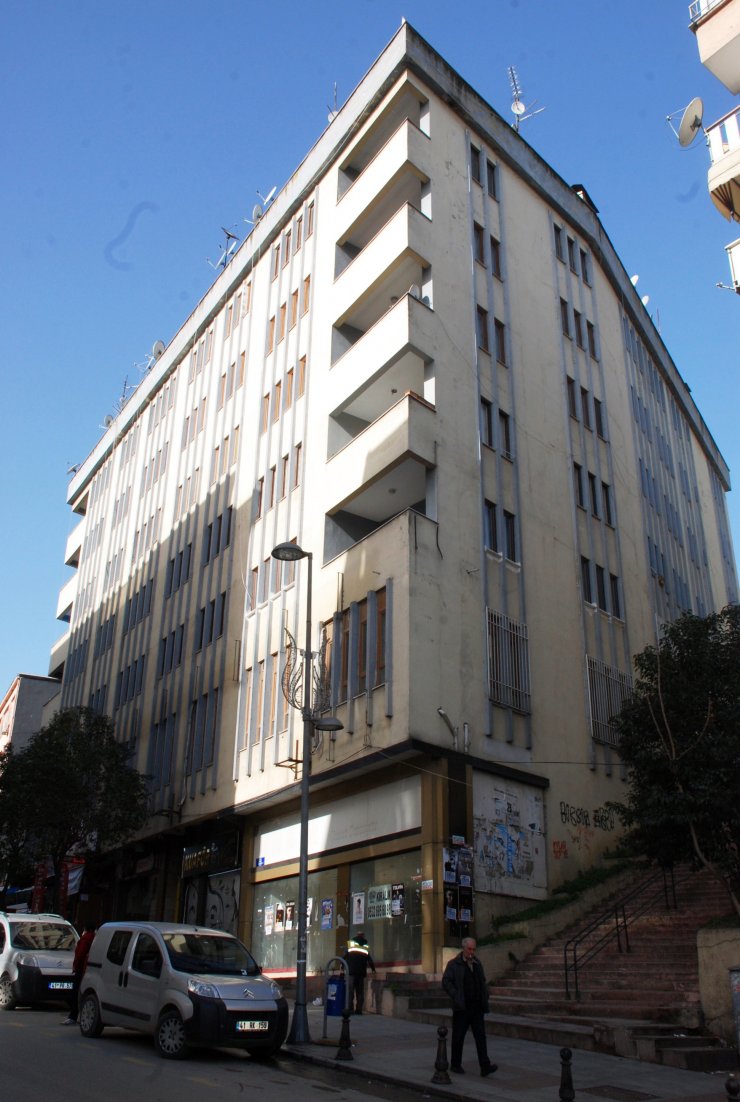 Üzerinde apartman olan tarihi hamam restore edildi