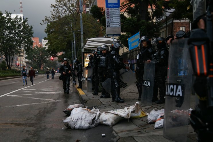 Kolombiya'da üniversite öğrencileri polisle çatıştı