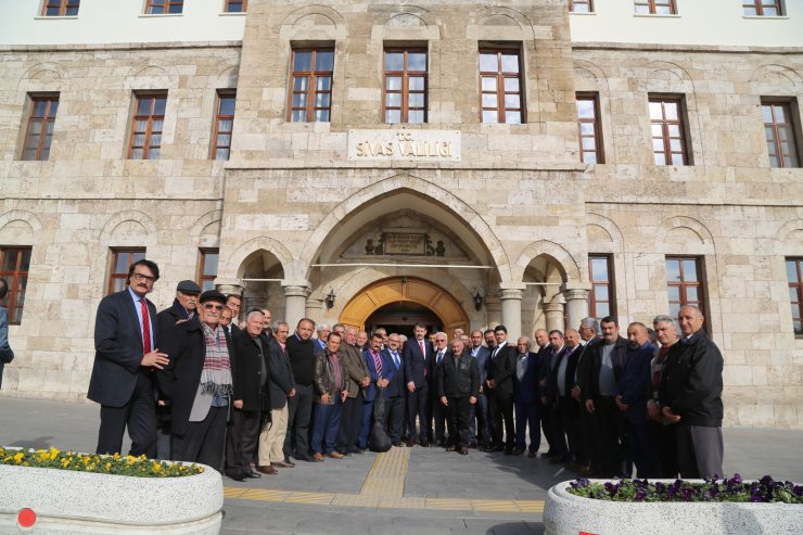 Divriği heyeti, Vali Ayhan'ı ziyaret etti