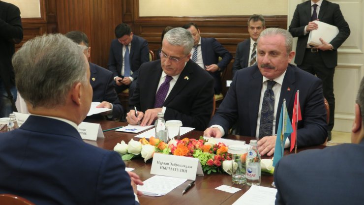 Kazakistan'da Uluslararası Parlamento Konferansı