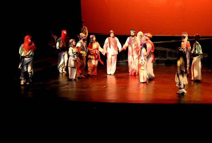 "Mem ile Zin" kapalı gişe sahneleniyor