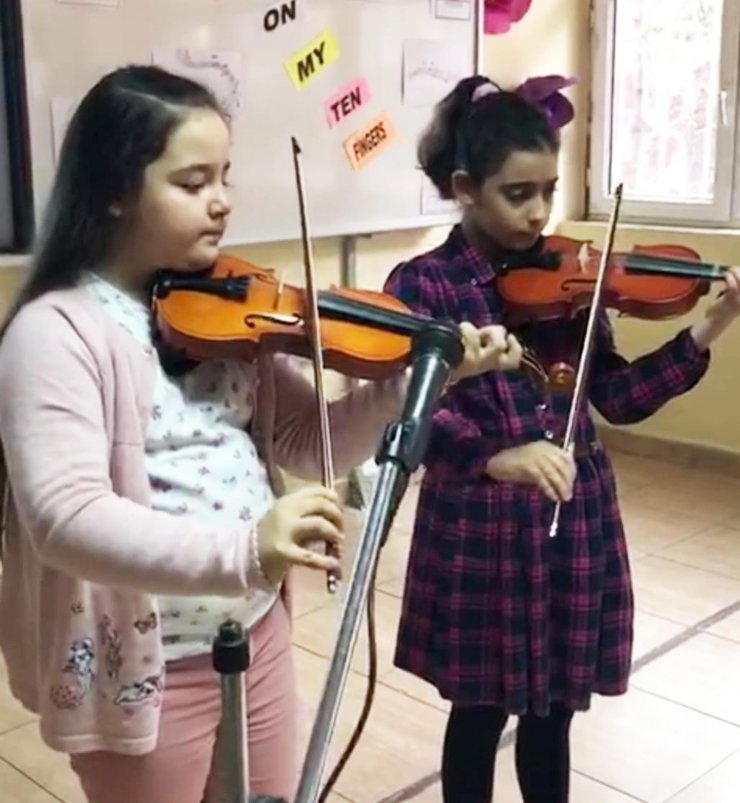 Minik öğrenciler, müzik şöleni sundu