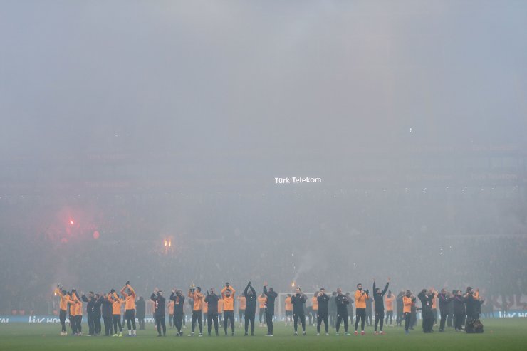 Galatasaray, taraftarıyla buluştu