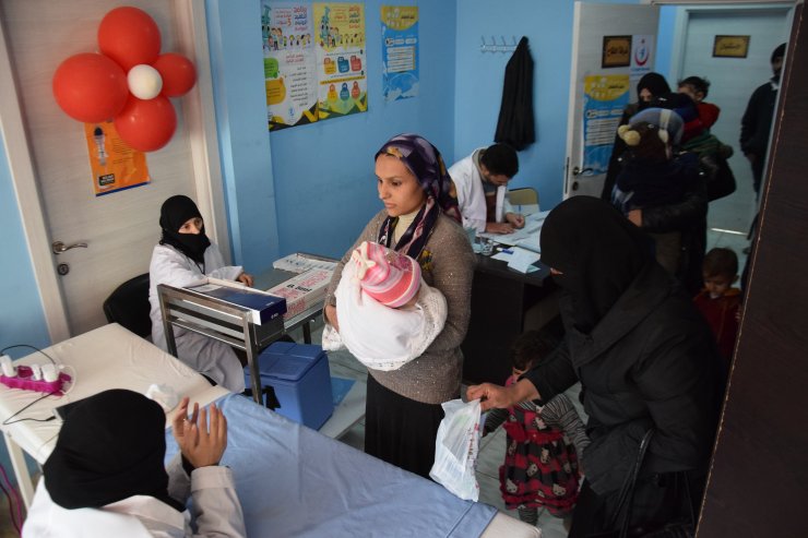 Sağlık Bakanlığı Afrin'in Racu beldesinde sağlık merkezi açtı