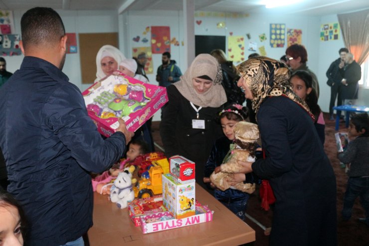 Suriyelilere yönelik insani yardımlar