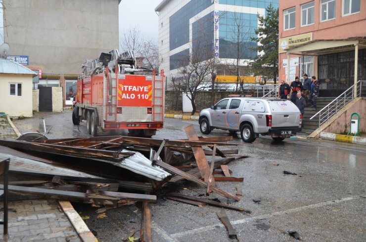 Muş'ta şiddetli rüzgar