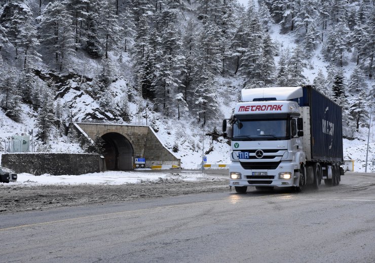 Zigana Dağı'nda kar yağışı