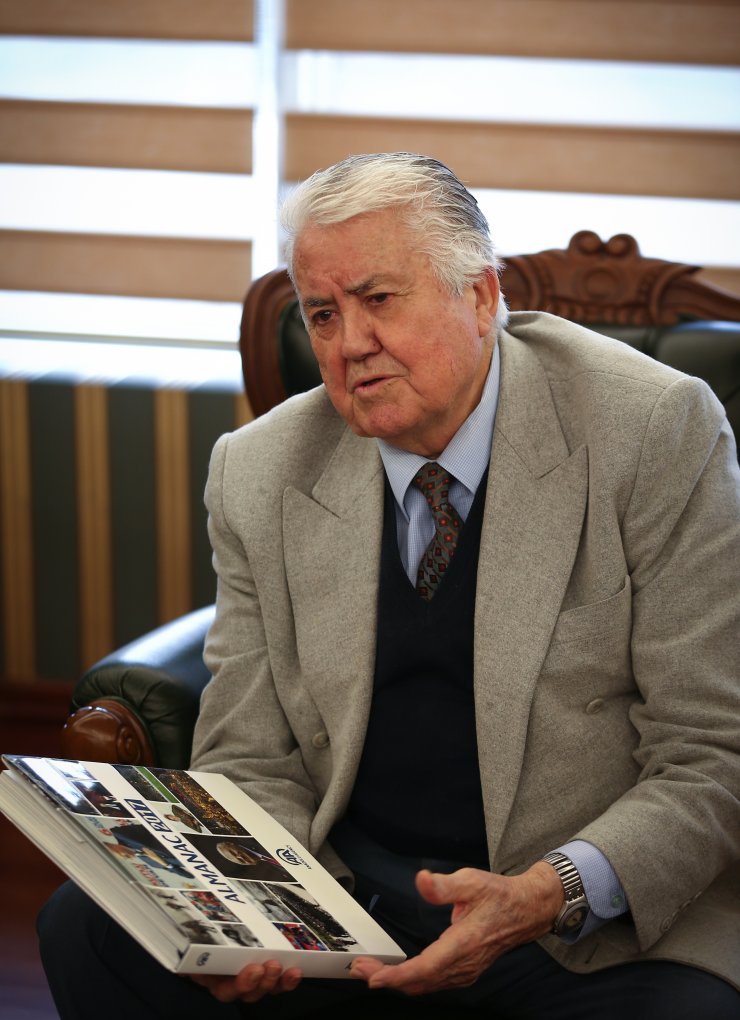 Ölü dillerin tercümanı 56 yıldır tarihe ışık tutuyor