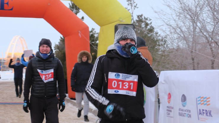 Kazaklar dondurucu soğukta maraton koşuyor