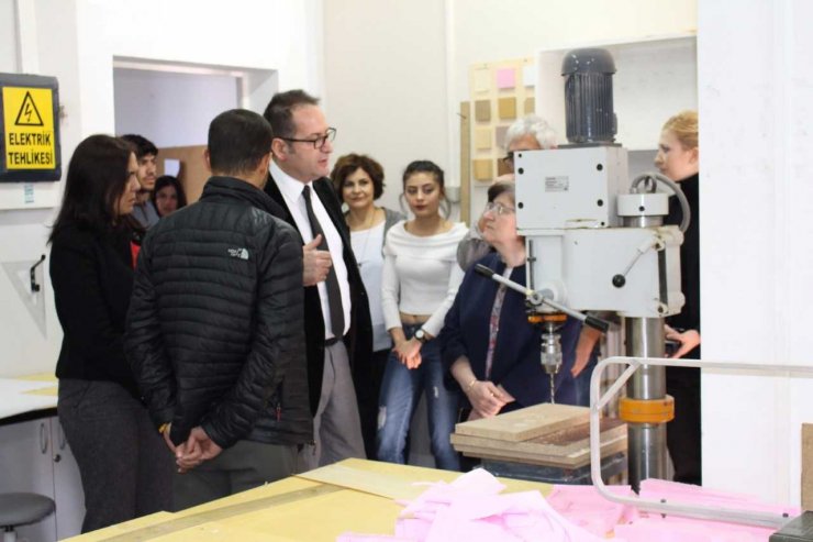 ESTÜ Rektörü Prof. Dr. Tuncay Döğeroğlu öğrencilerle buluştu