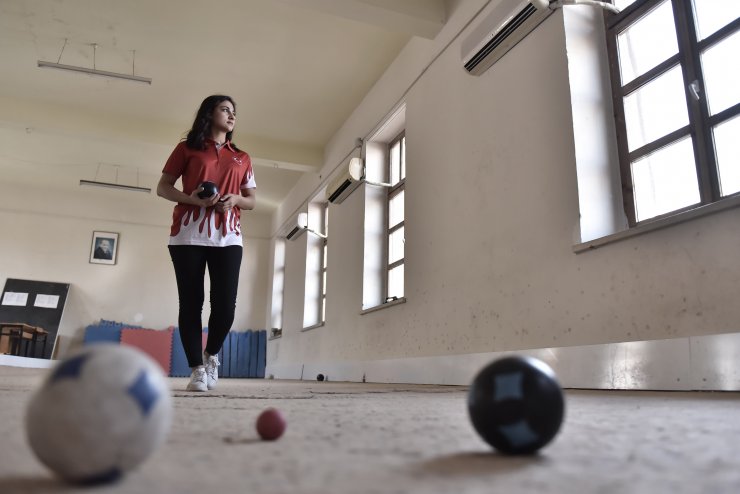 Derste keşfedilen öğrenci boccede hedef büyüttü