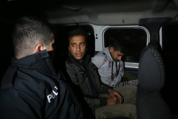 Çalıntı otomobille poliste kaçan 4 şüpheli yakalandı