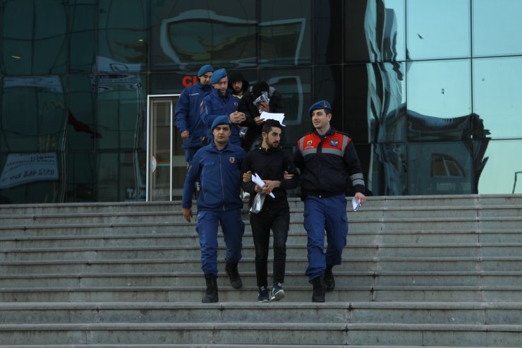 Çalıştığı marketin kapısını bu kez hırsızlık için açmış