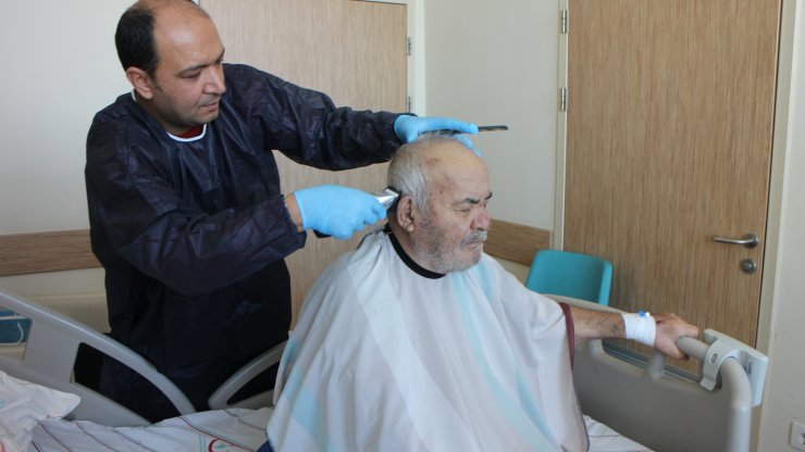 Karaman Devlet Hastanesinin hastalara ücretsiz berber hizmeti