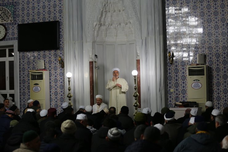 "Evlenme yaşı yukarı çekiliyor, boşanmalar artıyor"