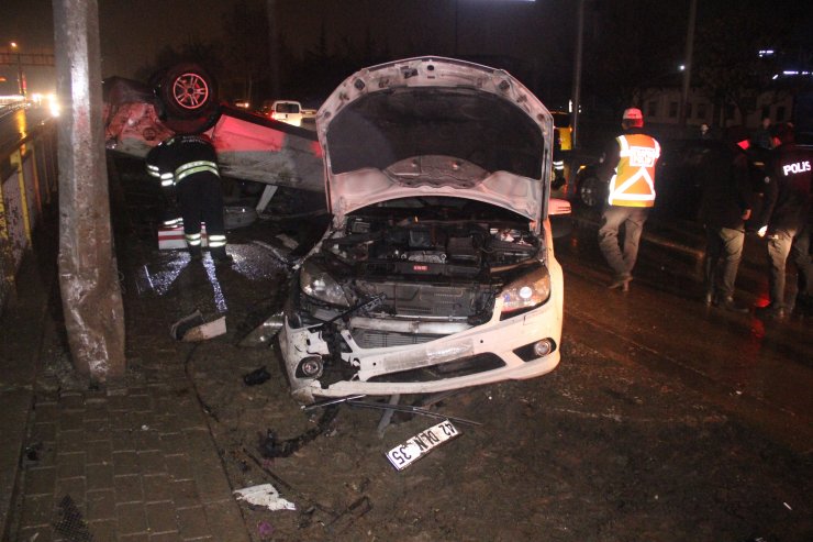 Kazazedeye yardıma gidenlere otomobil çarptı: 2 ölü, 3 yaralı