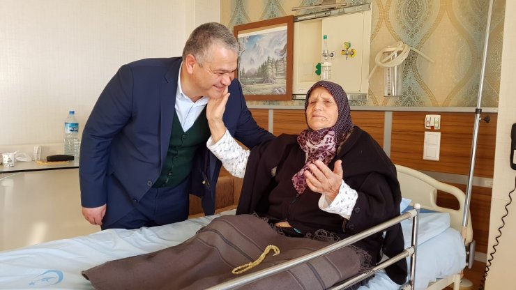 Başkan Karahan'dan, hasta ziyareti
