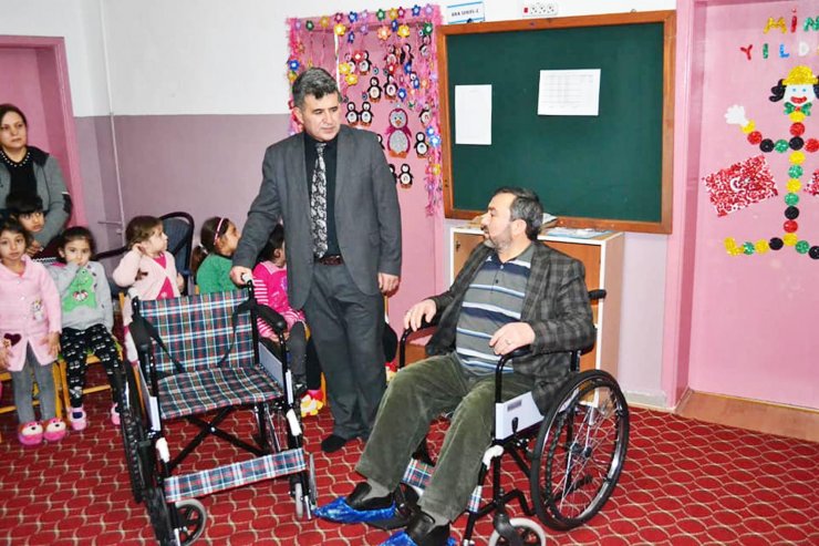 Anaokulu öğrencilerinden tekerlekli sandalye bağışı