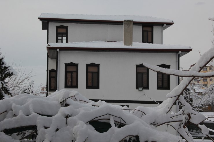 Beypazarı konaklarında kar manzarası