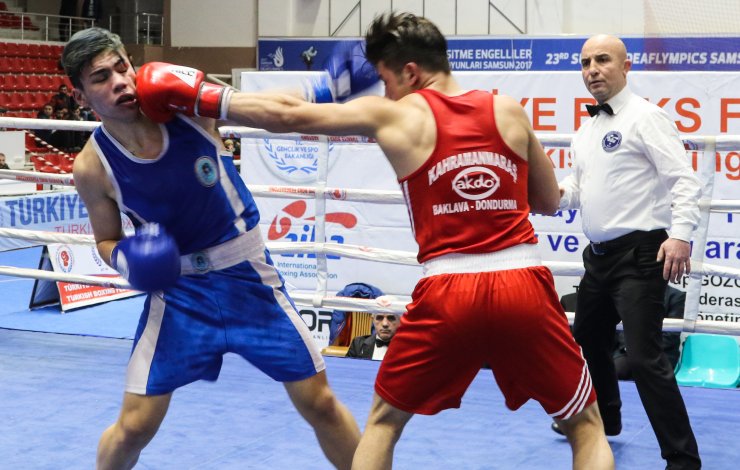 Genç boksörler Samsun'da ringe çıktı